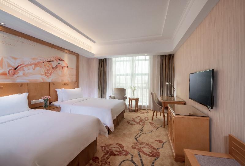 Vienna International Hotel Shenzhen Qianhai Esterno foto